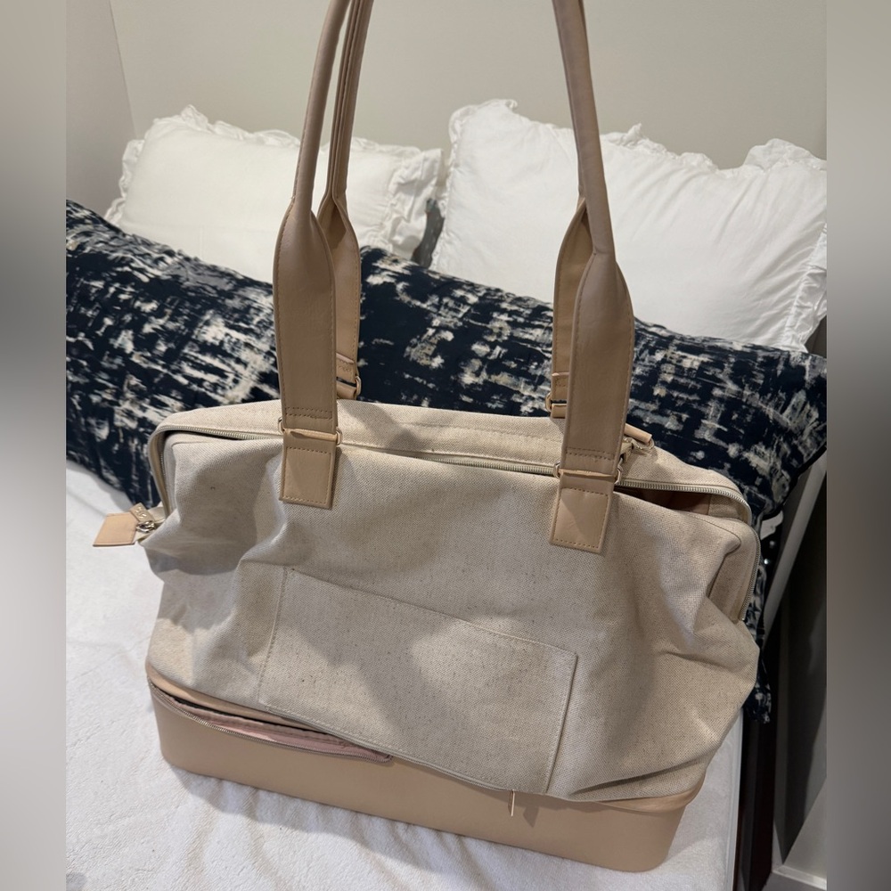Beis Convertible Weekender in beige